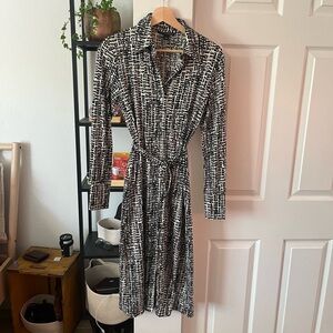 Banana Republic Monochrome Long Sleeve Dress